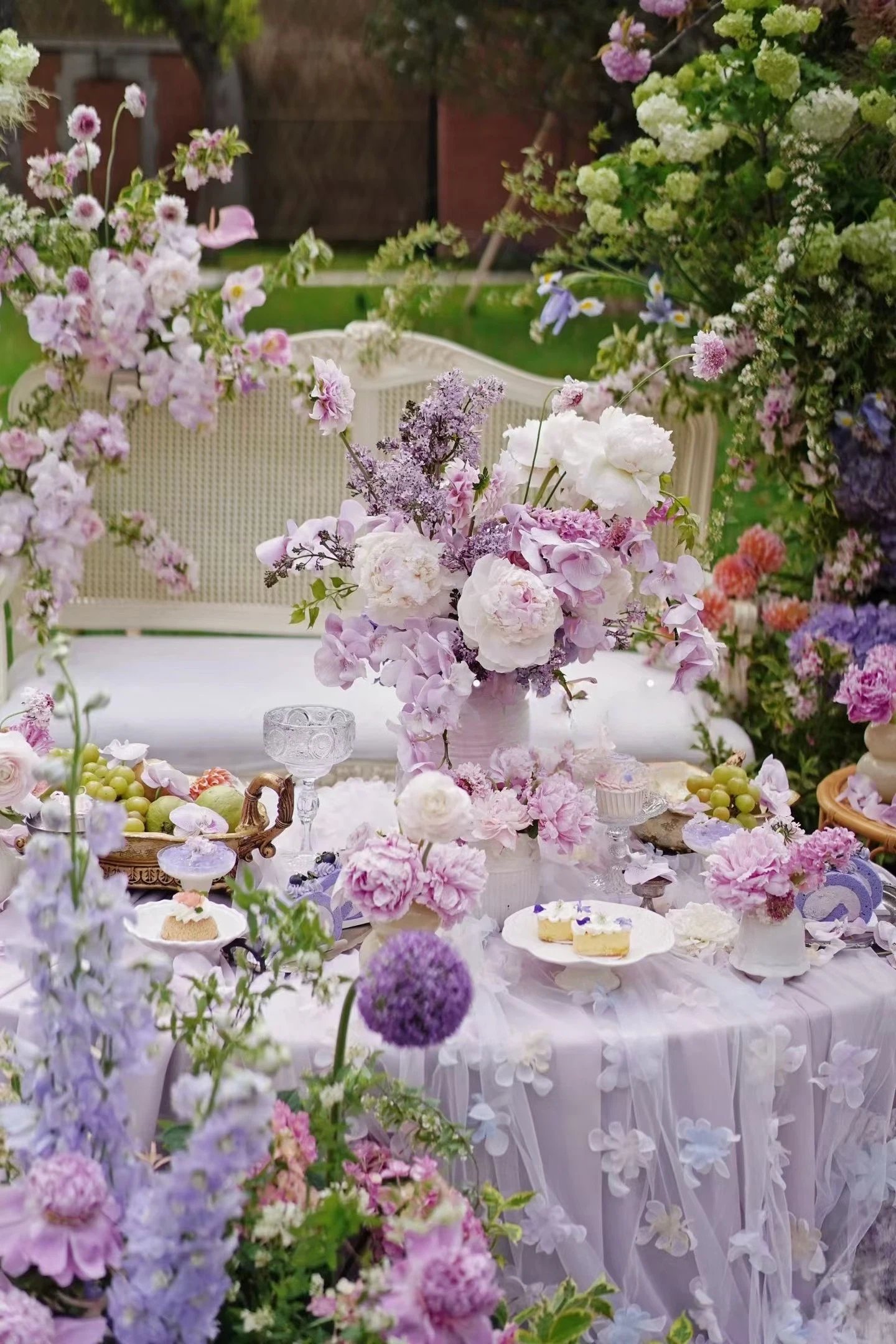 Lavender garden table floral case